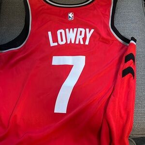 Nike NBA Men's Toronto Raptors Kyle Lowry Red Swingman Jersey